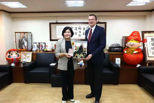 奧地利商務代表辦事處歐賀曼拜會縣府 張麗善縣長率隊簡報 投資雲林正是時候1