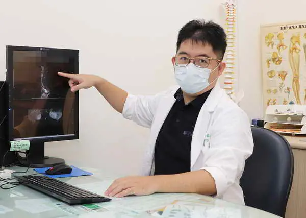 女下肢酸麻痛背痛 醫巧手迅摘脊髓內腫瘤1