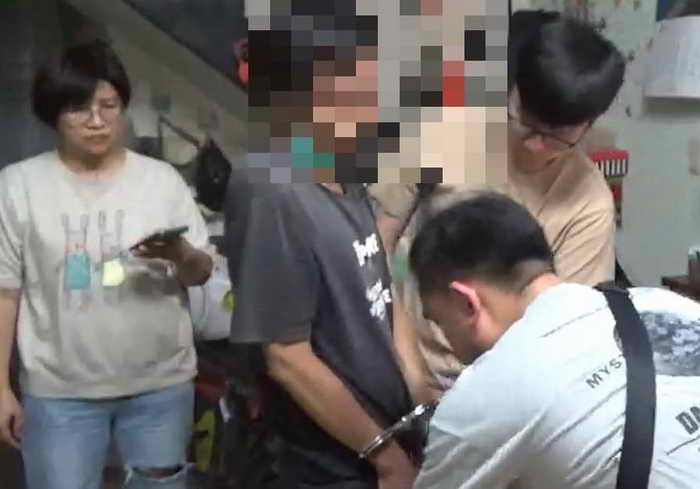 婦人網路求職識破詐騙報案 草屯警趁面交機會逮捕取簿手1