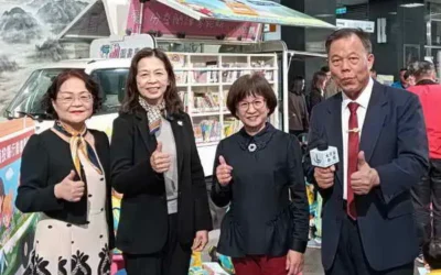 宏致電子慨捐行動圖書車 嘉惠原鄉學子 功德無量