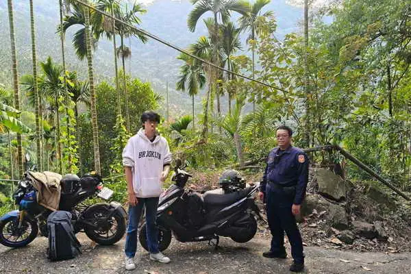 導航又出包 草屯警以電線桿編號助大學生山區脫困