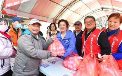 小確幸!彰化促銷雞蛋 4盒100元 頭香早上5點半排隊限量500組