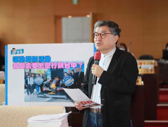 市議員李中非常肯定盧秀燕市長爭取到F1賽事第一名的賽車隊伍來到台中表演