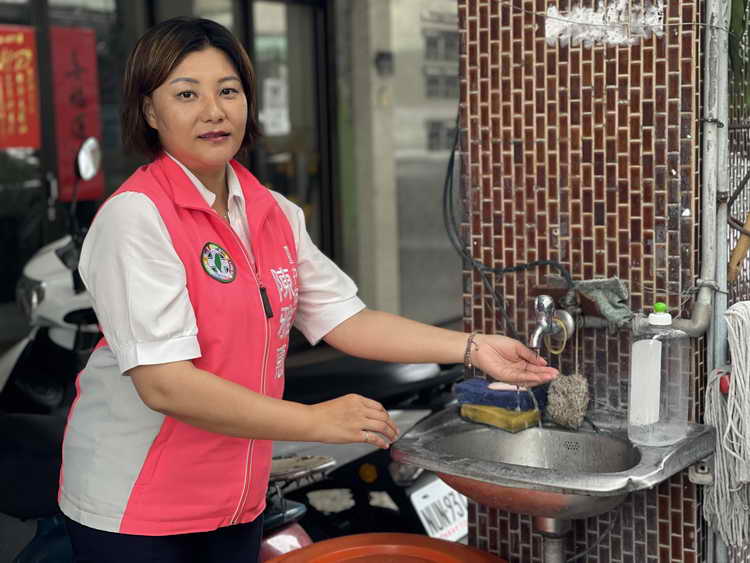 市議員陳雅惠要求市府籌編預算 辦理自來水延管工程 有效解決自來水裝設問題