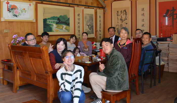 張德欽社長祝福大家好運龍來 好康龍來 身體健康 龍年行大運大發財1