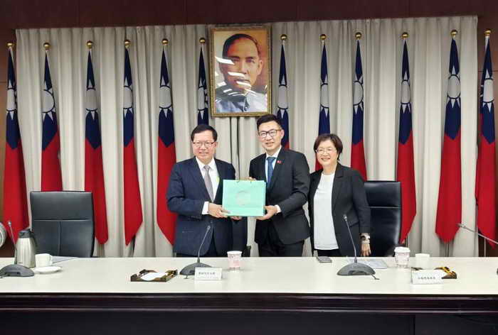 彰化縣長王惠美北上拜會行政院爭取縣內重大建設 伸港青年住宅土地變更案