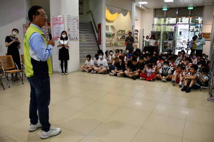 忠孝國小美術班畢業美展開幕1