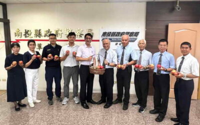 慈濟志工端午送粽慰勞草屯警 分局回贈「防詐香包」好溫馨