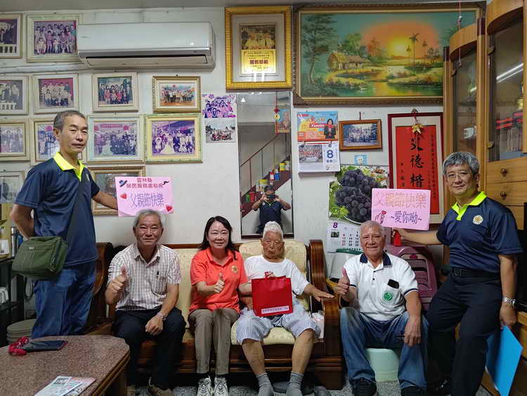 慶祝父親節快樂 雲林縣榮服處貼心到府為榮民長輩足療服務1