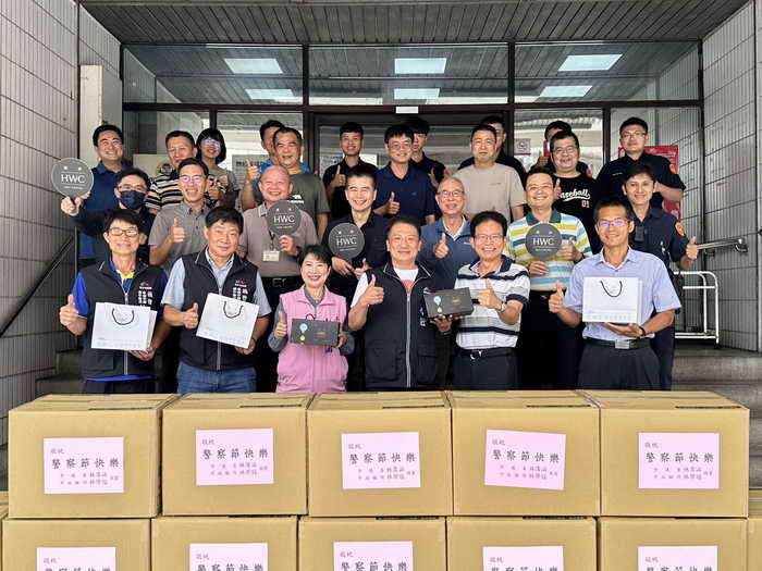 慶祝警察節 中市議員林霈涵率先奉1