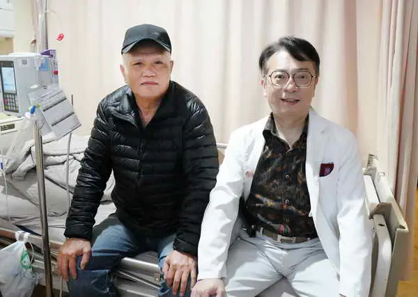 扁桃腺紅腫 驚見巨型腫瘤壓迫致氣管偏移1