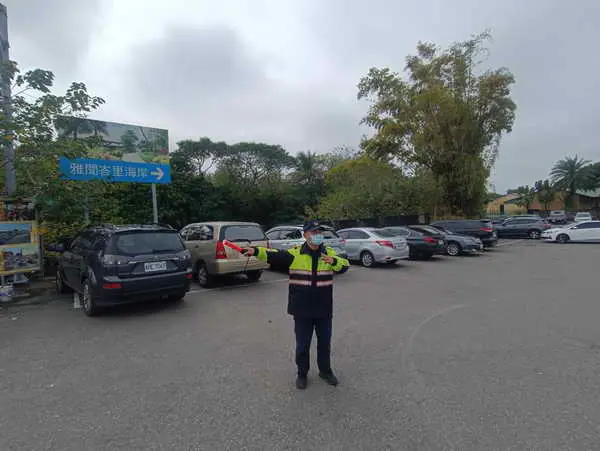 把握連假迎春踏青最後時光斗六警加強轄內觀光景點交通疏導