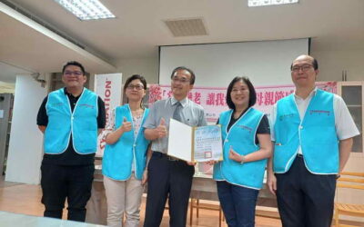 投縣救國團服務隊攜手在地企業 關懷獨居長者慶祝母親節