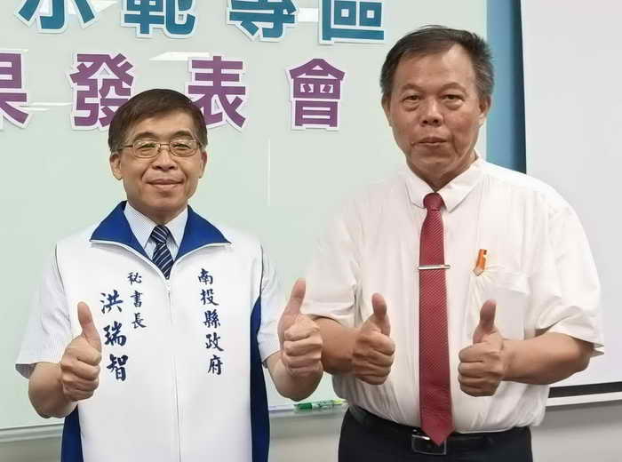 投縣新住民第二代夏令營圓滿閉幕 洪瑞智秘書長頒發結業證書1