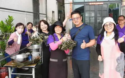 救國團古坑鄉團委會於5月4日上午在古坑鄉東和村會長賴嘉濱家門前舉辦端午節包粽子捐給弱勢公益活動深受好評