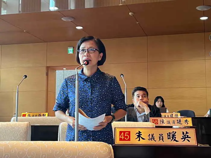 敬佩盧秀燕城市出訪精神 但出訪次數應再加強 朱暖英
