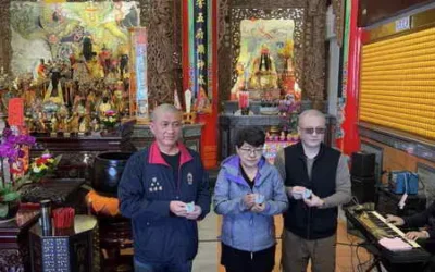 斗六震天府贈限量翡翠珍品平安扣迎新年