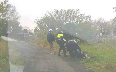 新手女騎士考照返家迷途墜邊坡斗六警徒手拉車即刻救援民眾狂讚