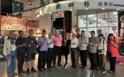 明花園歌仔小妲高玉姍拜會台灣玻璃館董事長林肇睢 受到熱烈歡迎