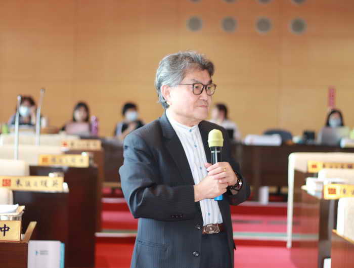 李中議員要求農政機關應正視寵物非法場所進行火化與殯葬此亂象1