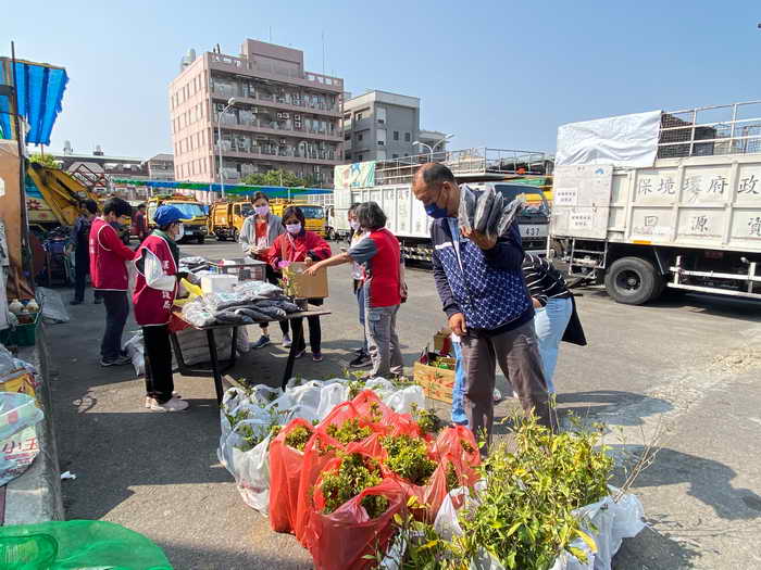 植樹月回收乾電池換樹苗換肥料 中市環保局邀您種樹減碳永續利用1