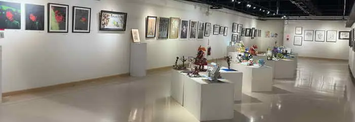 正心中學第33屆美術班畢業展 4月10日至4月20日文觀處展覽館2樓展出1