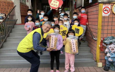歲末關懷迎新春!中彰榮家呂德義主任至三才幼兒園關懷小朋友