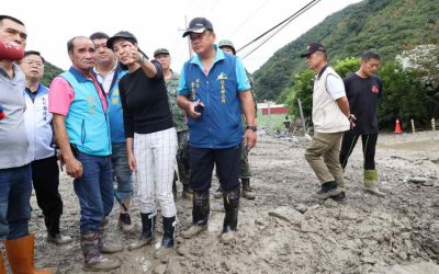 海葵停班日 許淑華主持應變中心會議後直奔東埔勘查土石流災害