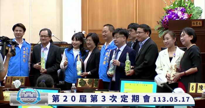 温芝樺質詢又送禮了1