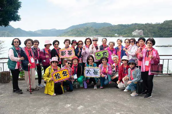 漫遊台版迷你長江三峽 松年大學彰基分校戶外教學趣1