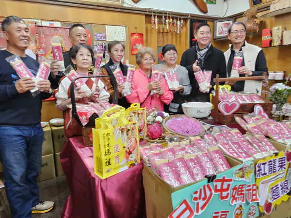 澐軒私藏坊贈白沙屯媽祖加持紅麵線讓雲林家扶親子吃健康 平安 福氣1