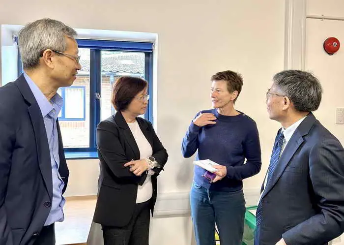王惠美縣長訪劍橋大學汲取乳癌精準篩檢及長照系統新趨勢1