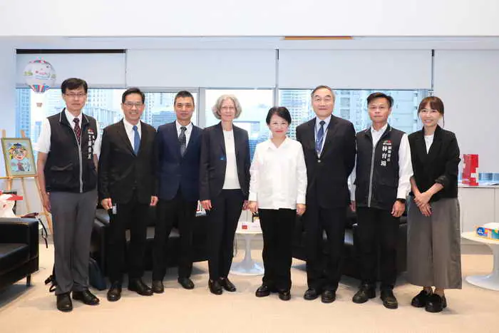 瑞士商務辦事處長陶方婭拜會中市府 盧市長