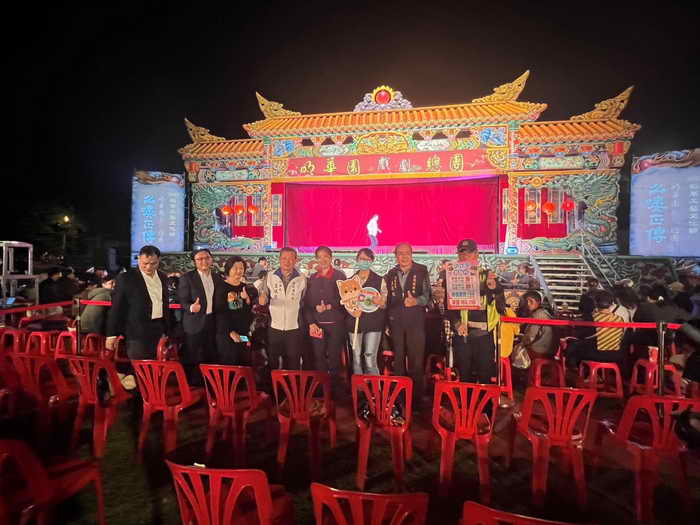科技公司回饋鄉里邀明華園演出 草屯警乘熱潮宣導防詐1