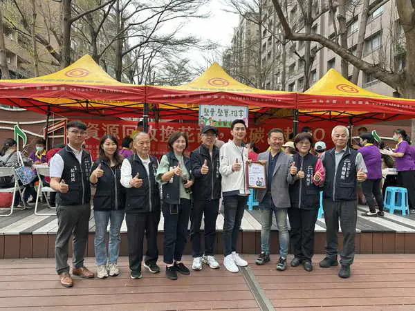 立委廖偉翔暨市議員黃馨慧 種樹囉1