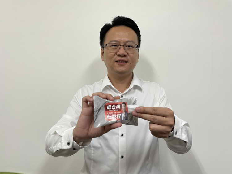 立委莊競程勤跑基層與民眾互動搏感情1
