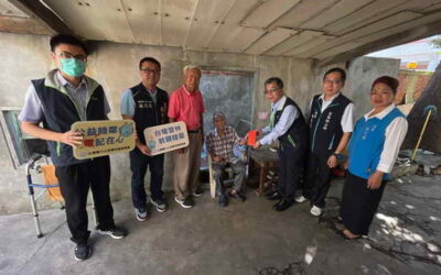 端午佳節台電龔處長前些日帶領同仁關懷地方急需幫助家庭,「電」記在心台電端午送愛心溫馨送暖