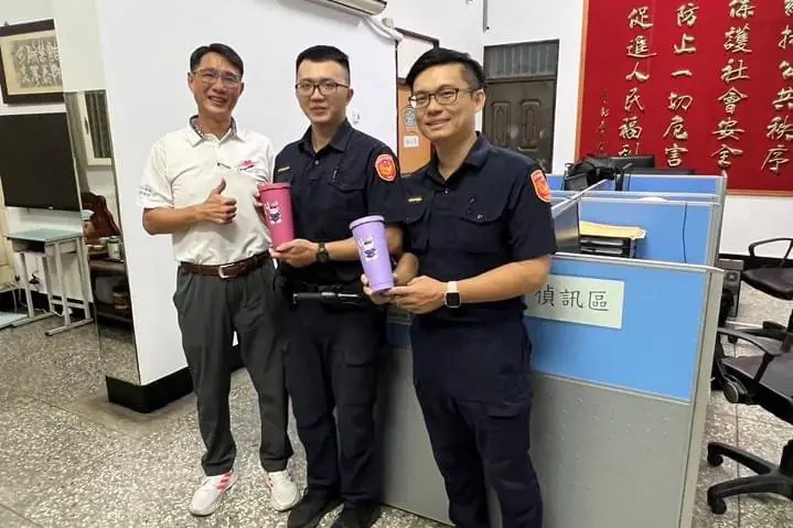 老翁受騙執意購買遊戲點數 草屯警聯手超商攔阻高齡交友詐騙1