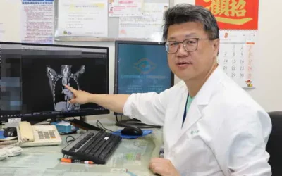 老翁甲狀腺巨大鈣化腫瘤 微創開胸切除