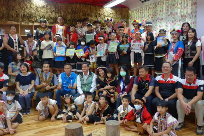 臺灣首座國產材設置裝修校內圖書室 久美國小閱讀小米倉啟用 1