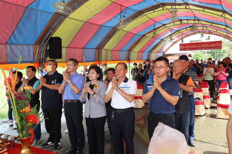 蔦松大排蔦松抽水站周圍排水改善工程開工動土 張麗善1