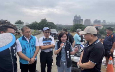 西屯稻作結穗缺水 市議員黃馨慧等人協調引溪水灌溉