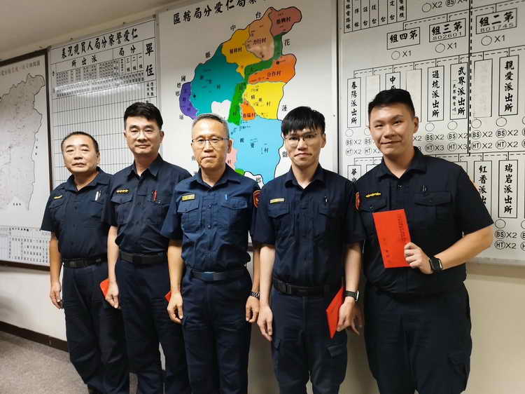 警政署與縣政府慰問仁愛鄉救災辛勞執勤員警1