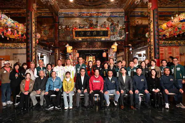 賴清德總統於大年初三至雲林西螺四湖等地贈匾及發送紅包1