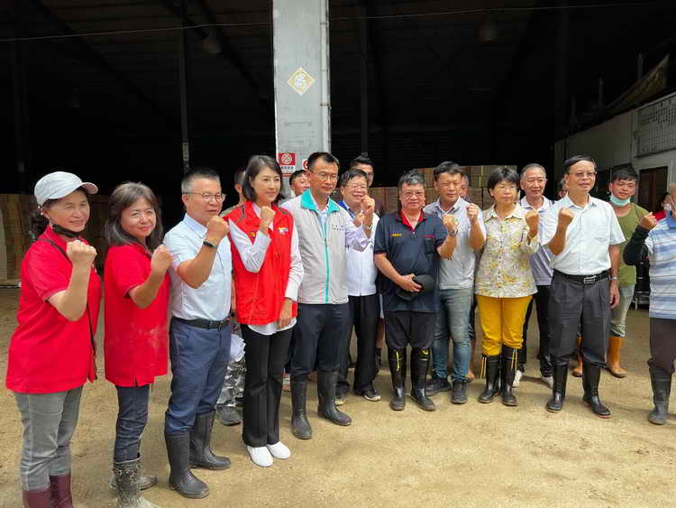 農業部陳吉仲部長親赴南投縣仁愛鄉及埔里鎮視察農作物受損情形 宣布將公告辦理南投縣仁愛鄉全品項現金救助1