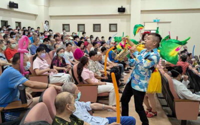 逢甲康樂隊公益列車將快樂傳遞至草屯療養院 善心滿人間 搖滾復古情 歡送齊步走