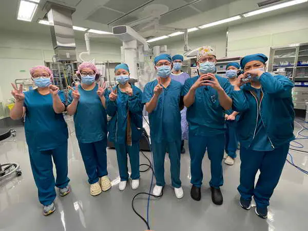 達文西機器手臂微創手術 台中慈濟達百例1