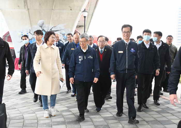 陳揆視察龍燈公園滯洪設施 強調水患管理與生態保育兼顧