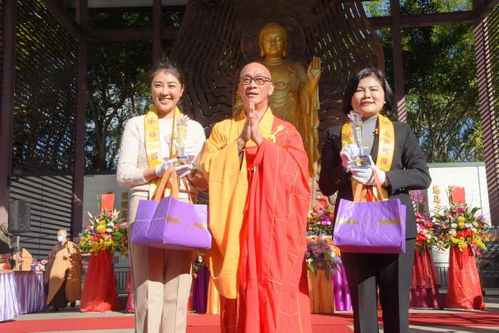 集集鎮國寺大法會 許淑華 張麗善二位縣長同場祈福1