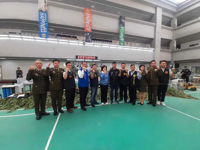 雲林檢警憲破獲我國史上最大戶外溫室大麻園1